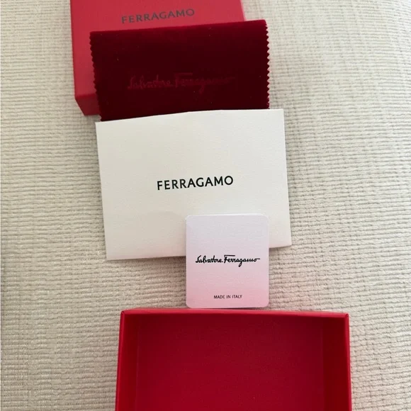 Salvatore Ferragamo Black leather bracelet with Silver Hardware - Picture 3 of 9